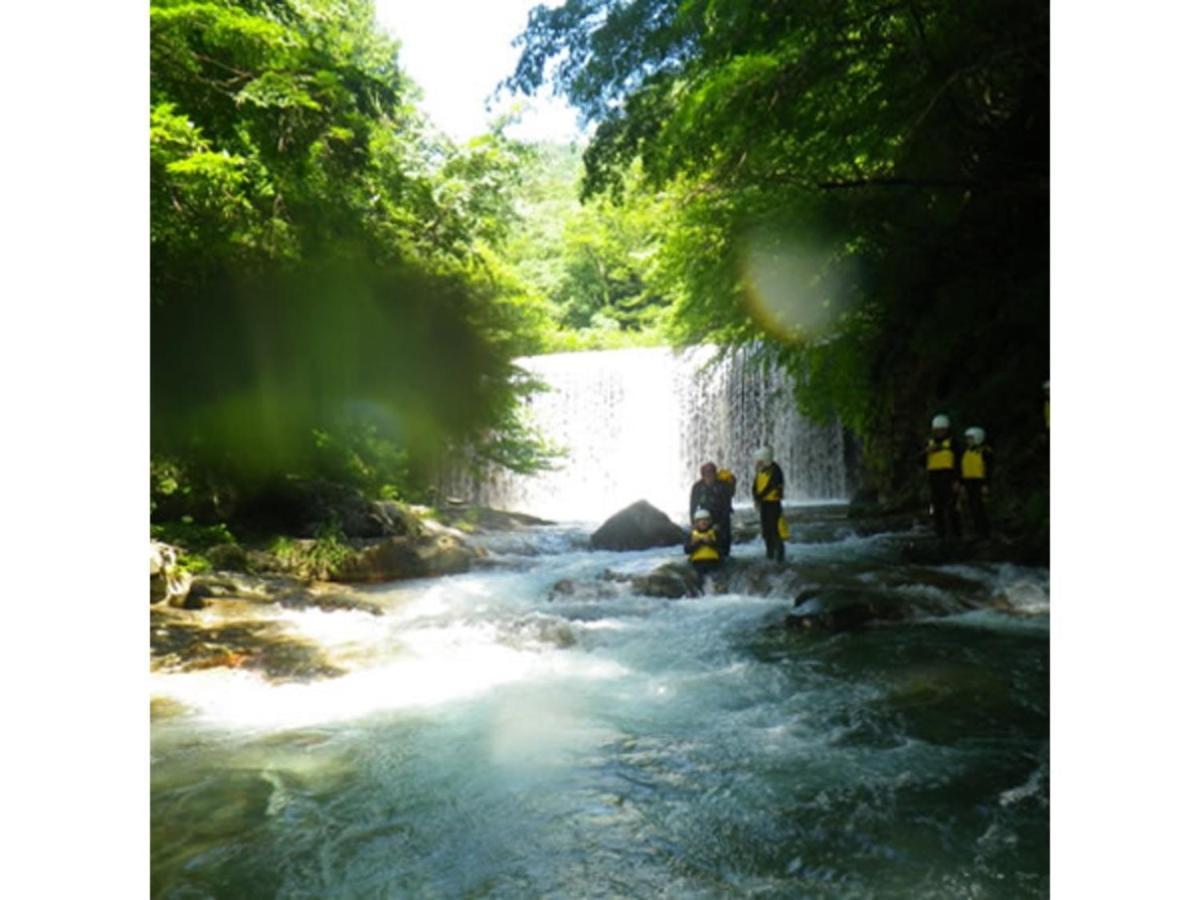 四万温泉 あやめや旅館 中之条町 エクステリア 写真
