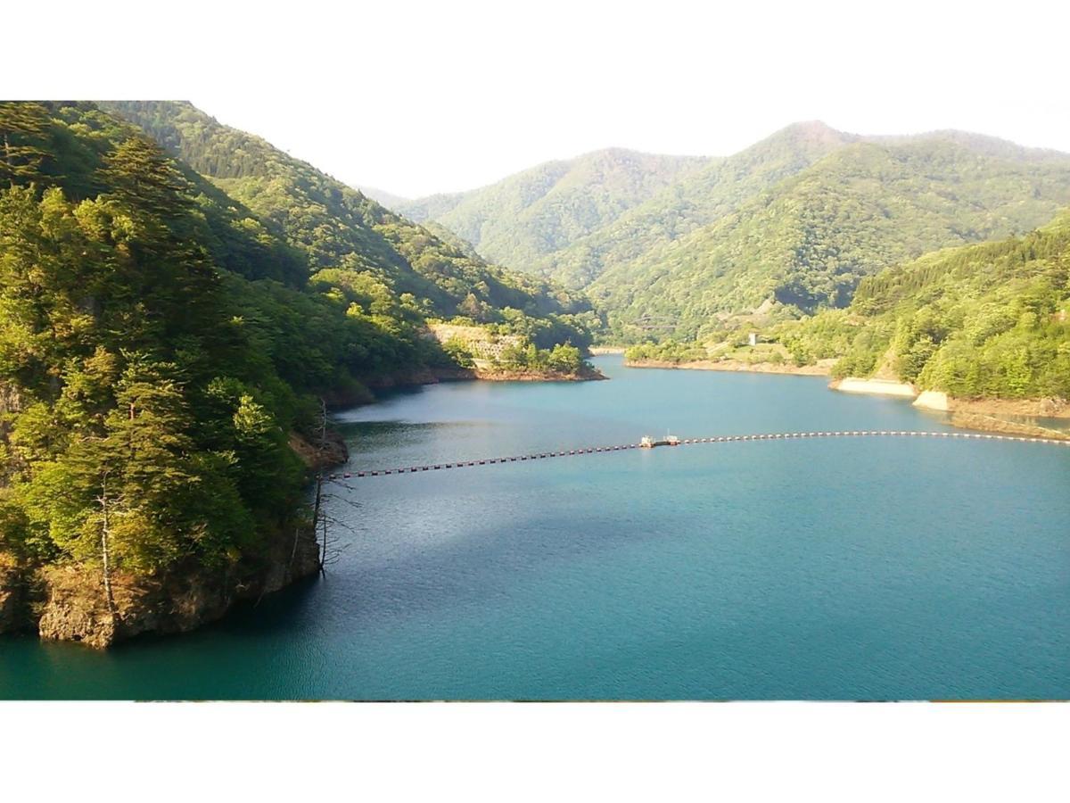 四万温泉 あやめや旅館 中之条町 エクステリア 写真